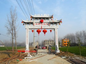西递牌楼、棠樾牌坊群与中正纪念堂:历史建筑的独特魅力