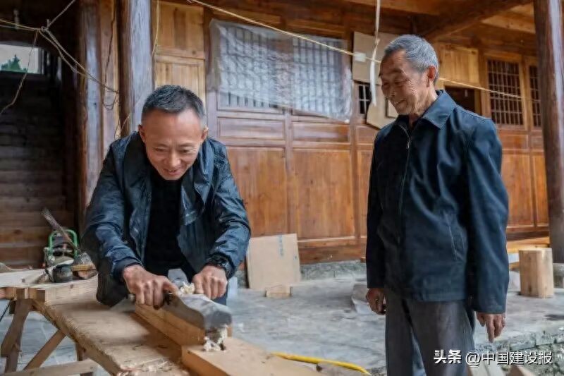 “五一”国际劳动节特别报道 | 单一：吊脚楼的主理人